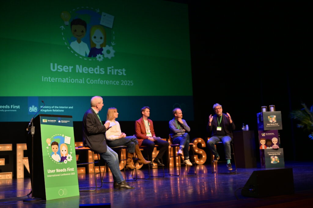 Harry, Charlotte, Marten, Maurits en Jake on stage